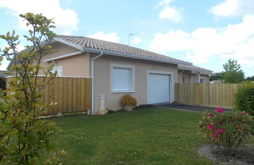 Ares House | Seasonal rental in the Arcachon Basin, 50 m from the cycle path.