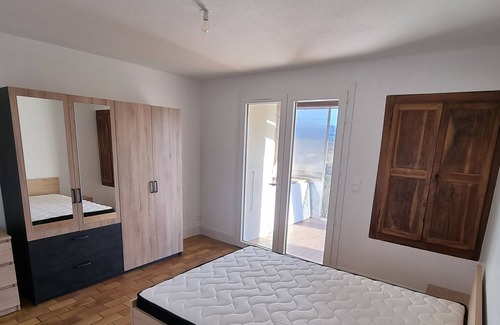 Theze House | seasonal rental minimum 3 nights