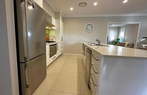 Caves Beach House | Seaspray - Beach and Pool access