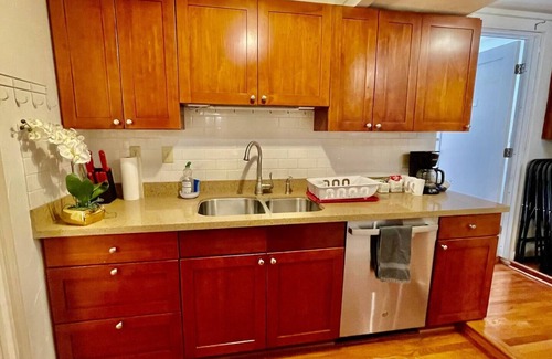 Pinehurst House | Seattle 2b large Kitchen&Laundry