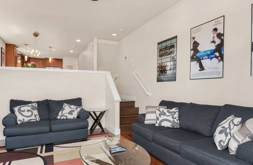 Miller Park House | Seattle Vacation Home: The Aerodrome - Family-friendly, CLEAN & Great Location | 5 Star Hospitality