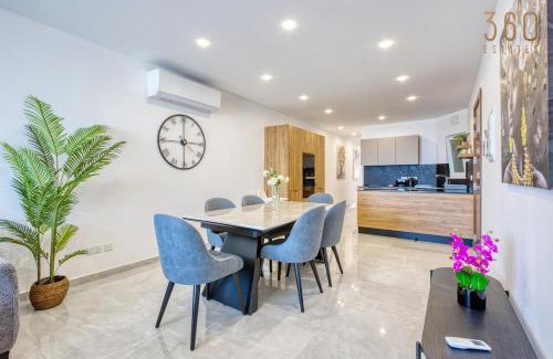 San Tumas Apartment | Seaview 3BR Home with Wifi, Terrace, AC & Sofabed by 360 Estates