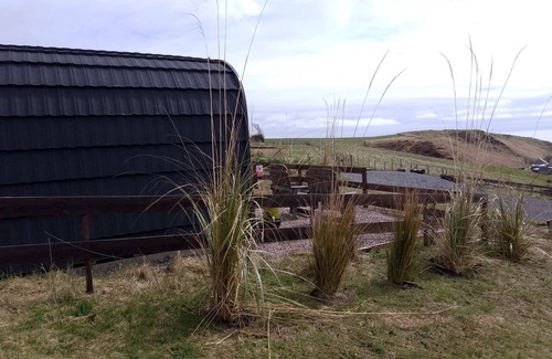 Dunbeath Cabin | Seaview Cabin, Walk to the beach & harbour