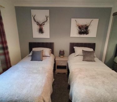 Isle of Arran House | Seaview cosy 2 bed home in Lamlash - 'Mid Drive'