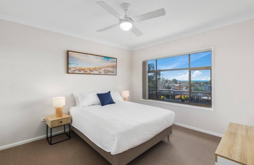 Barrack Heights House | Seaview Escape - Beach Family Getaway with Games