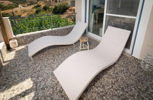 Papadhianika Apartment | SeaView flat steps to the Beach