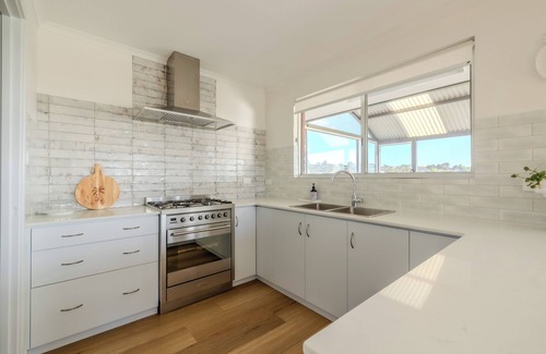Mount Clarence House | Seaview Heights by the BnB Collection