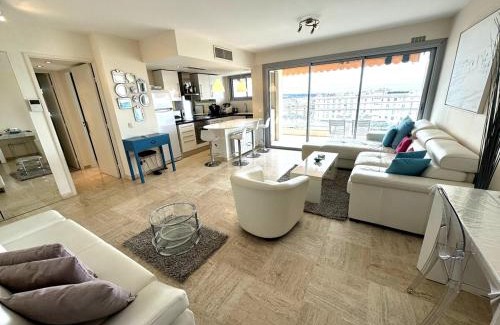 Cannes Apartment | Seaview Retreat 1BR with terrace