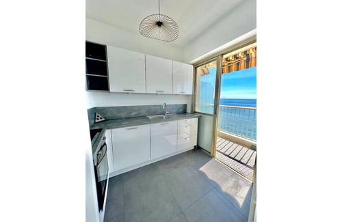Menton Apartment | "SEAVIEWS BY JENNI MENTON " LA SUITE " Superb brand new apartment on the seafront