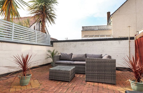 Rhos on Sea Cottage | Seaward