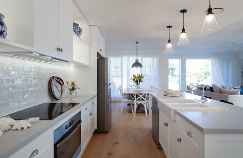 Marcoola House | Seaward Lane Beach House - Luxurious 7 Bed 7 Bath with Pool - close to beach