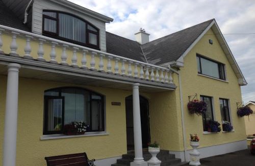 Moville Apartment | Seawater View Accomadation - Accommodation only