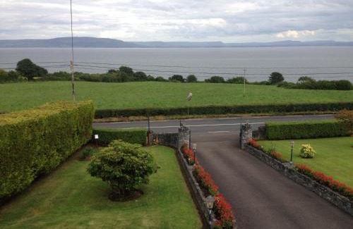 Moville Apartment | Seawater View Accomadation - Accommodation only