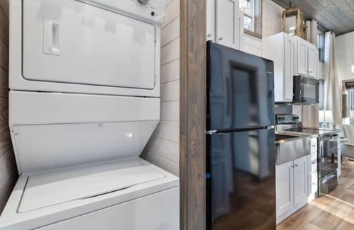 Athens House | Secluded 2-bedroom tiny home, gated with dog park