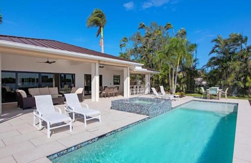 Bonita Springs House | Secluded Bayfront Haven