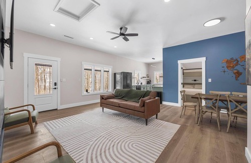 Shoals Cabin | Secluded Cabin in the woods w/Hot tub & Fire Pit near French Lick, IN