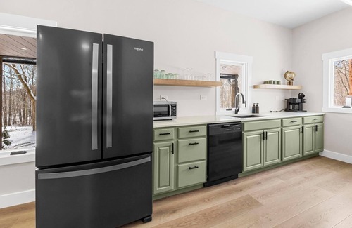 Shoals Cabin | Secluded Cabin in the woods w/Hot tub & Fire Pit near French Lick, IN