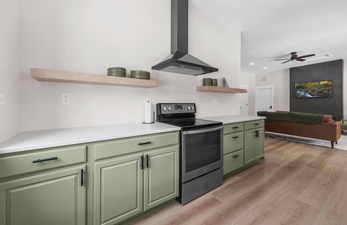 Shoals Cabin | Secluded Cabin in the woods w/Hot tub & Fire Pit near French Lick, IN