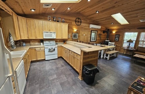 Heber Cabin | Secluded cabin nestled in the woods