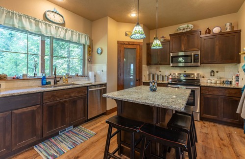Cascade Cabin | Secluded cabin on 6 acres- wood fireplace- sleeps 11