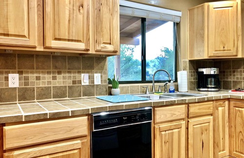 Tucson House | Secluded Casita w/King Bed + Mountain Views!