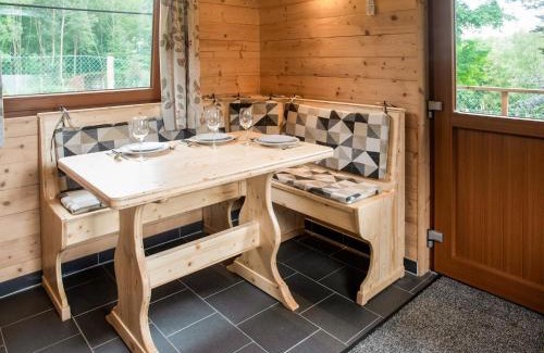 Commanster Ski Chalet | Secluded Chalet in Rogery
