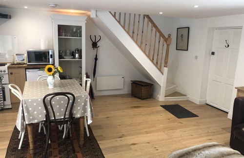 Broadway Cottage | Secluded Cottage 5 Minute Walk To Broadway Centre