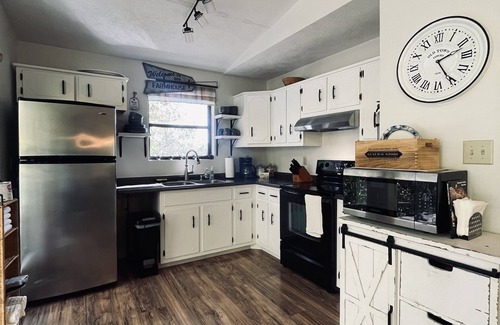 Hohenwald Cottage | Secluded Cottage Near Franklin, Nashville