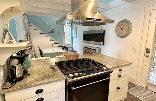 Bernard House | Secluded Cottage with Beach Access! [Cove Cottage]