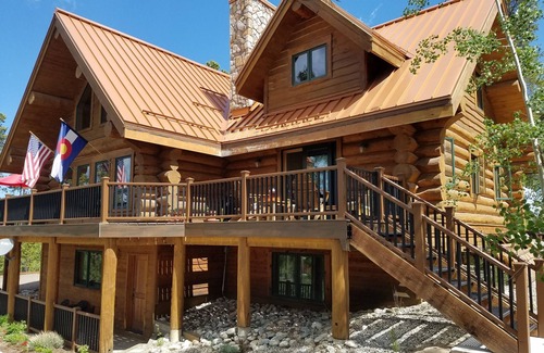 Winter Park Highlands House | Secluded Custom Log Home w Hot Tub - by Winter Park, Granby Ranch & Grand Lake
