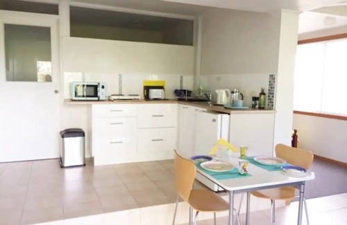 Metung Apartment | Secluded Garden Studio close to village and lakes