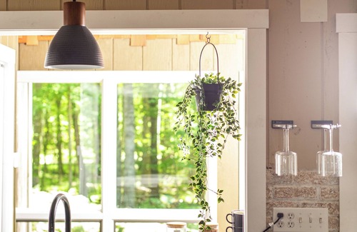 Canadian Lakes Cabin | Secluded getaway- Screened in porch with hot tub