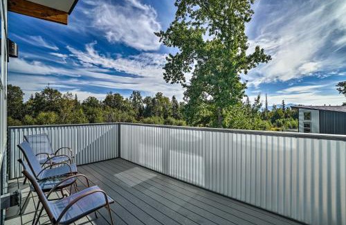 Fritz Creek House | Secluded Getaway with Deck, Steps to Fritz Creek!