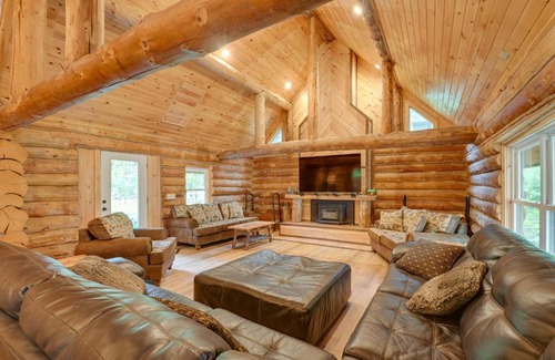 Greenville House | Secluded Greenville Cabin Walk to Moosehead Lake!