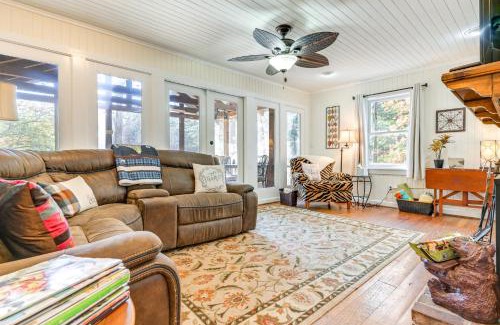 Pine Mountain Valley House | Secluded Hamilton Cabin Retreat with Private Lake!