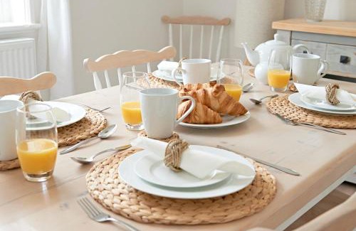 Raywell House | Secluded holiday cottage near the Wolds Way