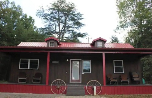 Peebles Cabin | Secluded in Amish Country and peaceful