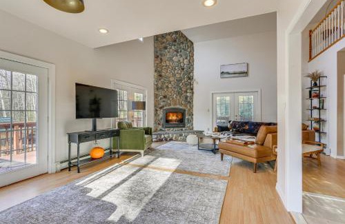 Kerhonkson House | Secluded Kerhonkson Retreat with Deck and Views!