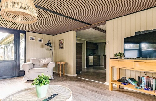 Hou House | Secluded Lagoon Retreat in Hou-By Traum