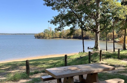 Broaddus House | Secluded Lake House with boat ramp in neighborhood on Sam Rayburn Reservoir