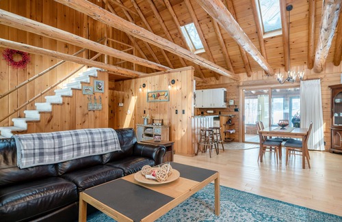 Big Rapids Cottage | Secluded Lakefront Log Home on 4 Acres With Sauna