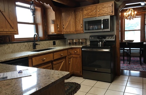 Stone Creek Cabin | Secluded Log Cabin on 300 Acres Near the Heart of Amish Country Ohio