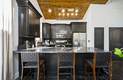 Broken Bow Cabin | Secluded Luxury Couples Cabin with Hot Tub