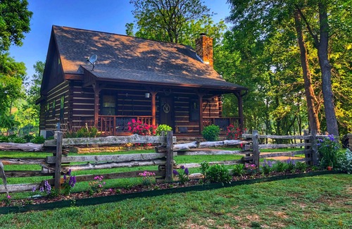 Boswell Cabin | Secluded, Luxury Retreat On The Banks Of The White River