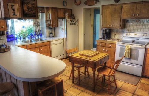 Uvalde House | Secluded, Nature Trails, Dark Sky. Near Garner & Lost Maples State Parks.