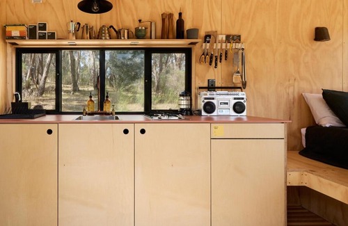 Mount Alexander Shire House | Secluded off-Grid cabin with water views - Marcel