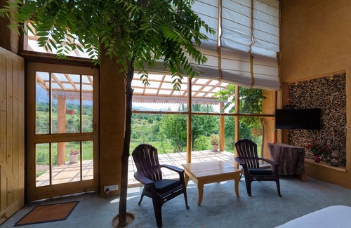Chachian Cottage | Secluded Red Cedar Cottage, Palampur