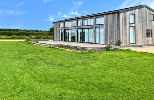 Denchworth House | Secluded Ridgeway View Barn Conversion