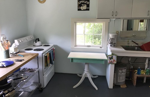 Tea Cabin | Secluded River Cabin Located on the Bourbeuse River