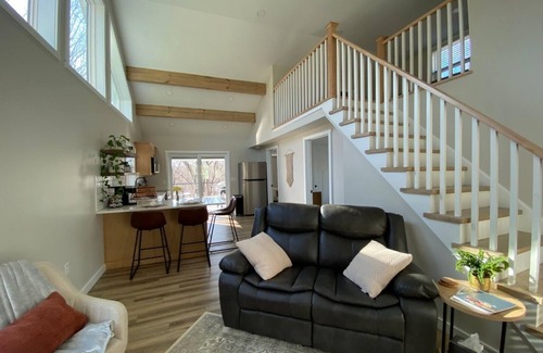 Spring Gap Cabin | Secluded, romantic cabin with hot tub on 12 acres of woodland.
